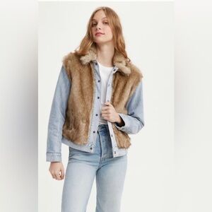 Levi's® Premium OVERSIZED FUR TRUCKER JACKET. NEW WITH TAGS